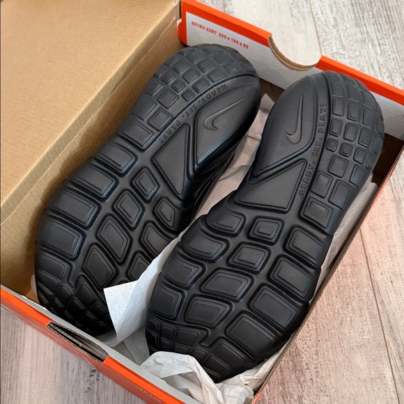 Nike Flex Runner 2 Black and Anthracite - Picture 5 of 7